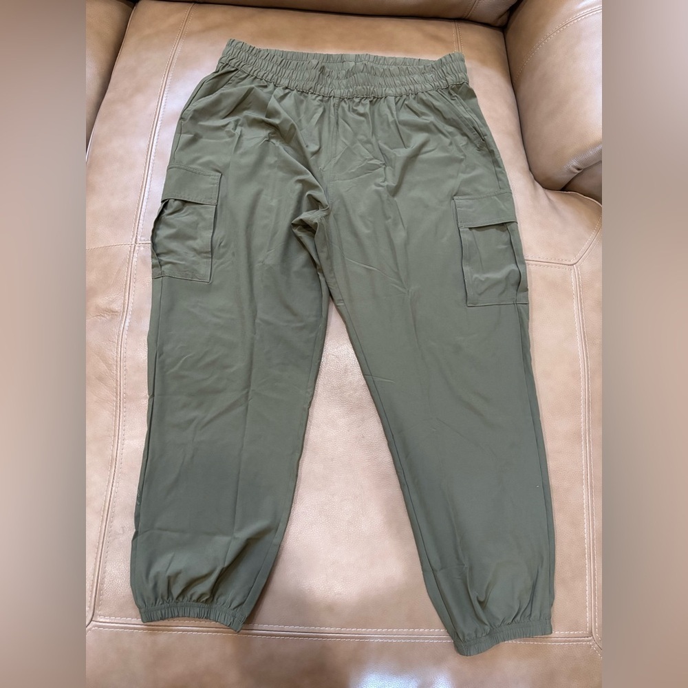 Serra Olive Green pants